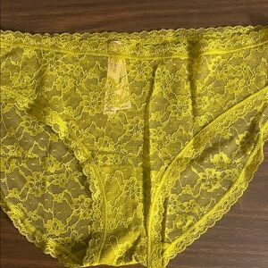 NET Victoria's Secret Yellow Lace Panties